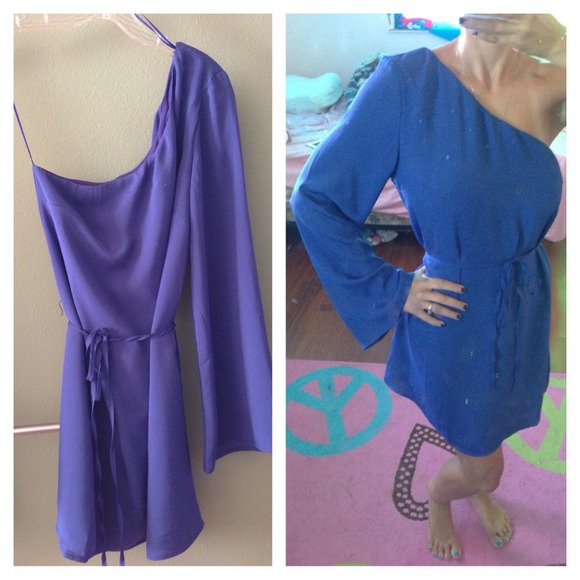 One shoulder blue dress