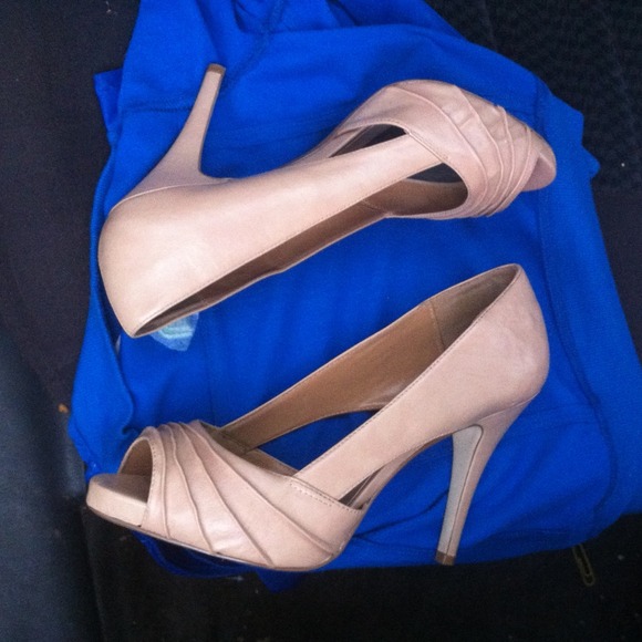 ✋🔴sold sold✋🔴Nude color pumps