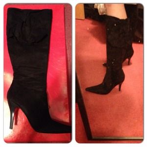 To the knee black high heeled boots w/ bow detail