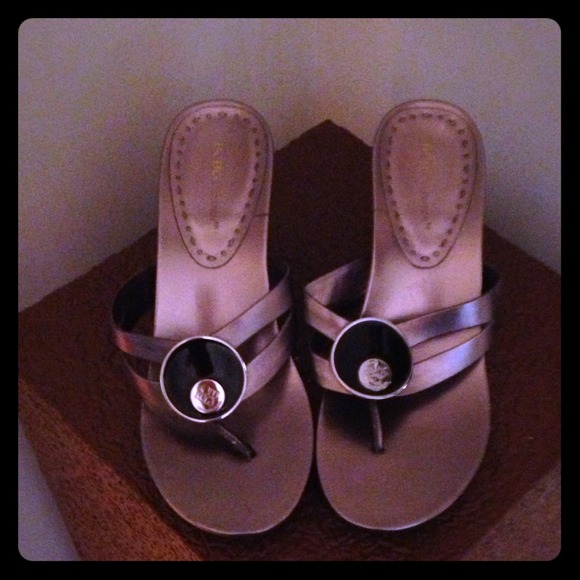 👡BCBG Max Azria Silver Wedges👡