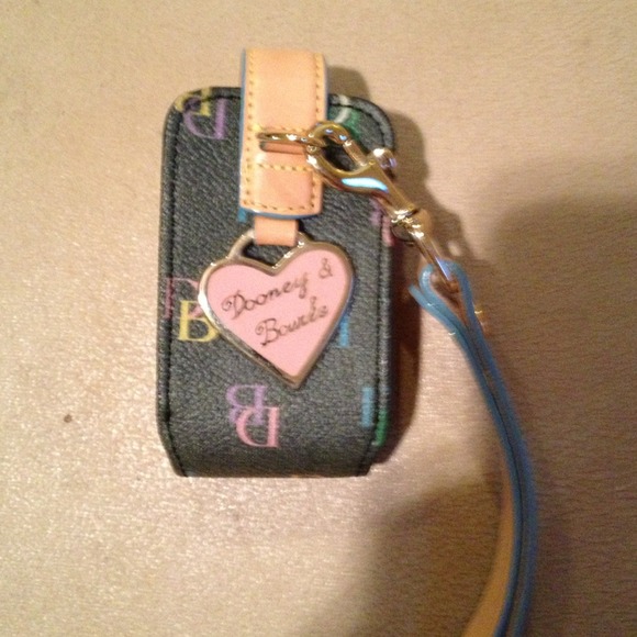 Dooney Bourke cell case
