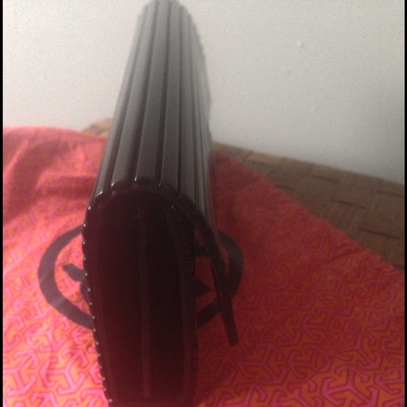 **SOLD**Tory Burch Clutch - Picture 2 of 3
