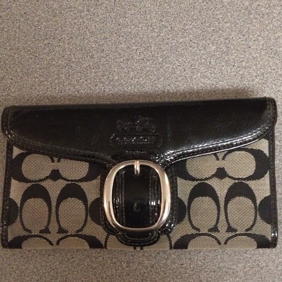 Coach wallet - looks NEW