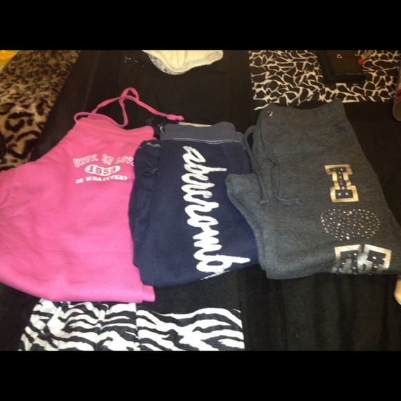 💢💢SOLD💢💢 3 sport capris sweatpants.