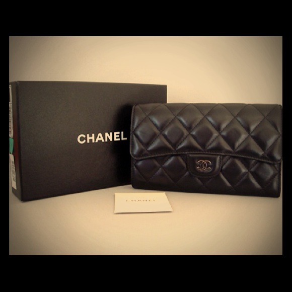 NIB Chanel classic quilted flap wallet - Sold