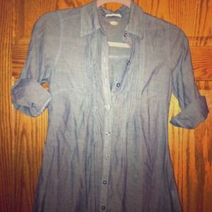 Light weight Chambray Button Up