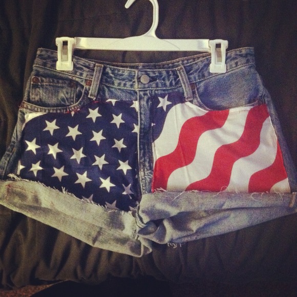 ❗Hold for @shanbil ❗Highwaist flag shorts