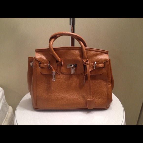 Inspired handbag !! Absolutely gorgeous !!