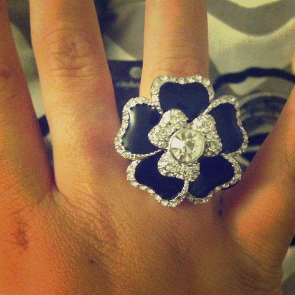 🎁Brand new flower ring🎄