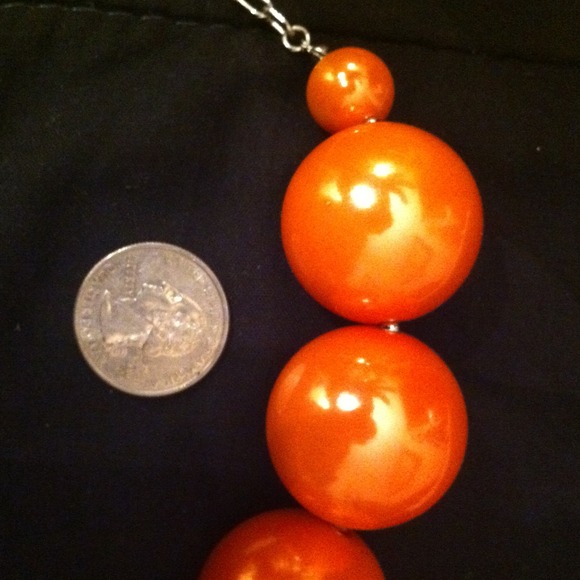 Host Pick11/18JUMBO frost coral/Peach  necklace - Picture 2 of 4