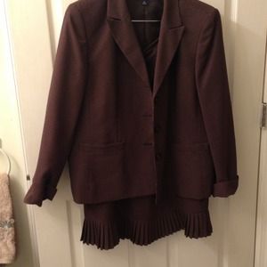 Beautiful size 18 suit