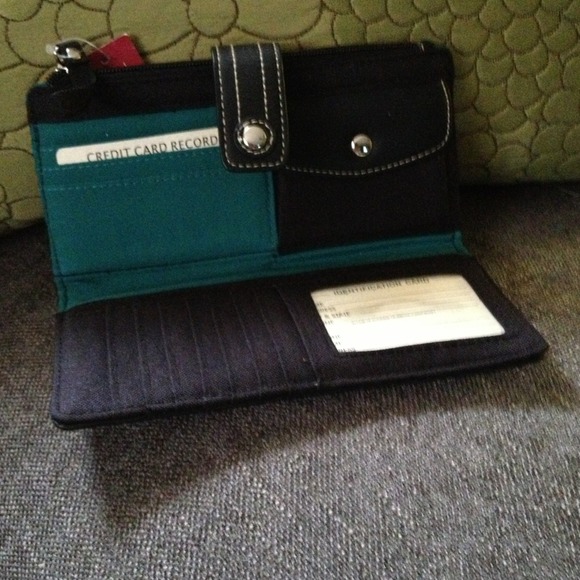 Sold in bundle - Picture 2 of 3