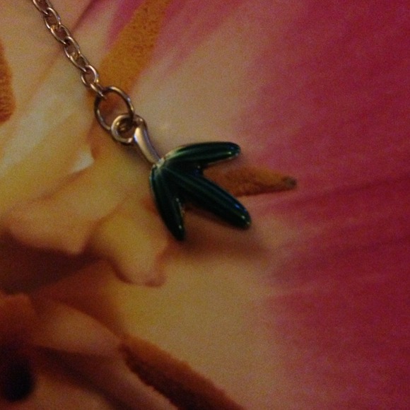 { Betsey Johnson Panda} Bamboo Asymmetric Earrings - Picture 3 of 4