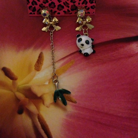 { Betsey Johnson Panda} Bamboo Asymmetric Earrings - Picture 4 of 4