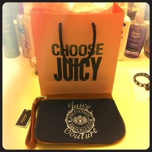 NWT Authentic Juicy Couture wrislet/makeup pouch