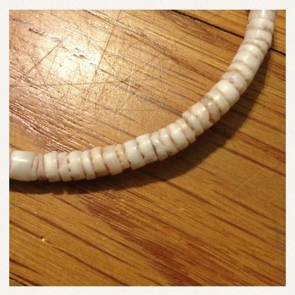 Shell necklace - Picture 3 of 3