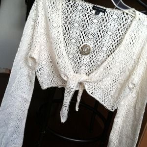 Open weave cropped cardigan.
