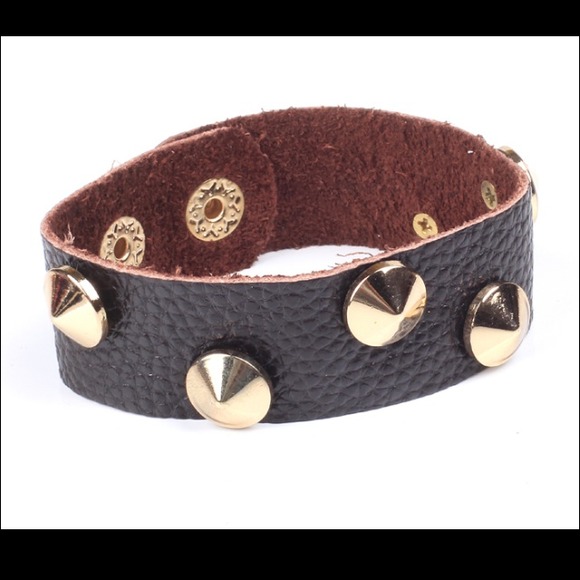 🎀SOLD🎀Black genuine bracelet with gold studs