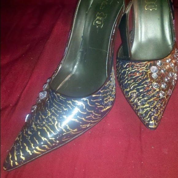 Custom designed - Picture 2 of 2