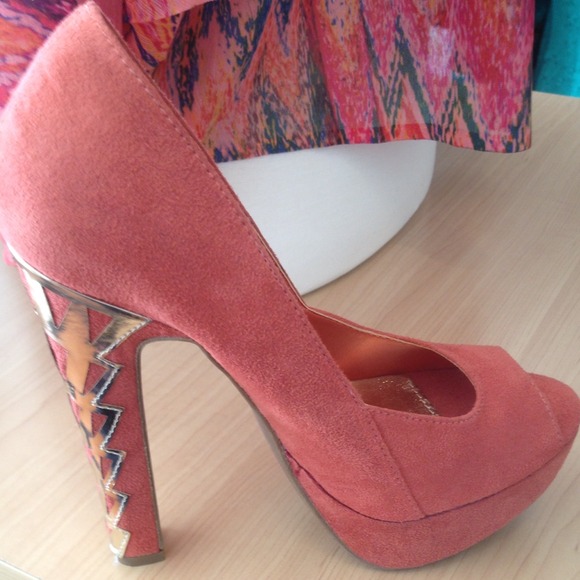 Sold - Picture 2 of 3