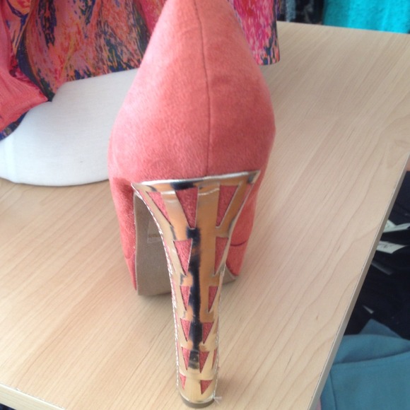 Sold - Picture 3 of 3