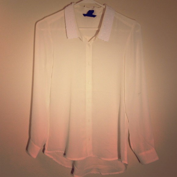 Brand new top with white sparkly details