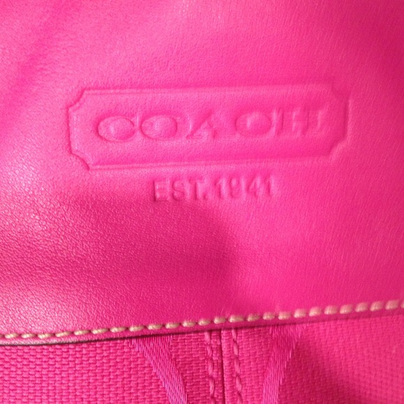 **SOLD**Breann2sweet**.Coach Purse Authentic - Picture 2 of 3