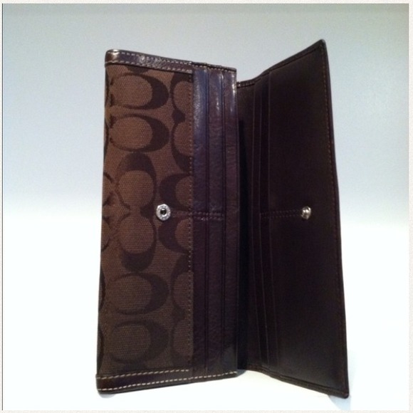 ❗SOLD Coach Wallet❗ - Picture 3 of 4