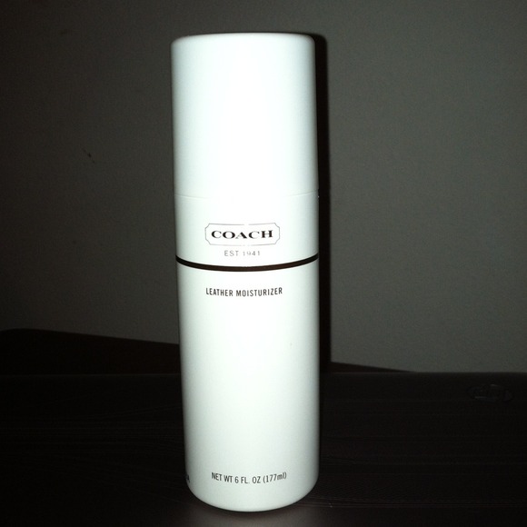 ❗REDUCED❗👜 Coach 👜 leather bag moisturizer