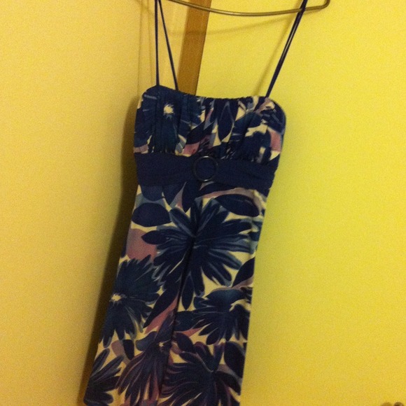 This is a cute dress it is like new