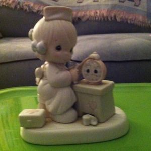 Reserved for 🌴🌴nelle73🌴🌴Precious Moments nurse