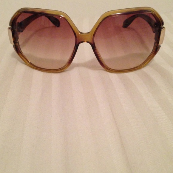 ❌ SALE❌ NEW 100% auth Marc Jacob sunnies - Picture 2 of 3