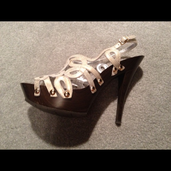 High heel shoe