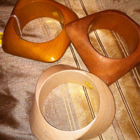 3 new wood bracelets..