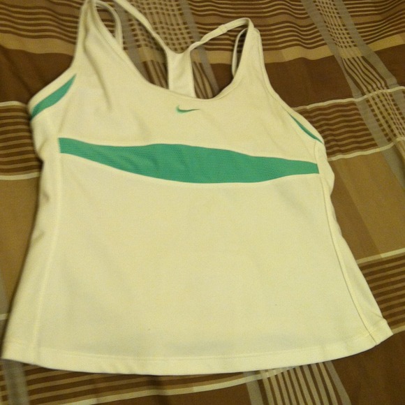 Nike workout top