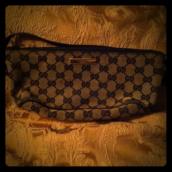 **RESERVED for @budgirl Authentic Gucci handbag