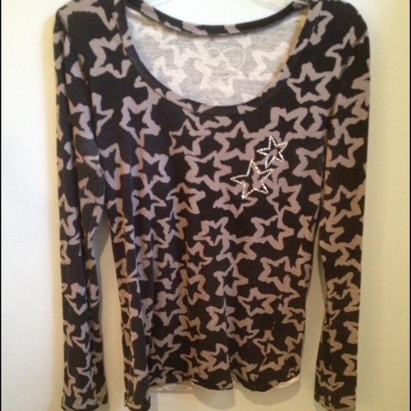 Black and grey star shirt