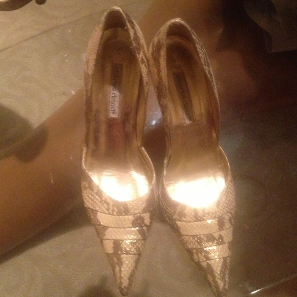 Charles David snakeskin print pumps
