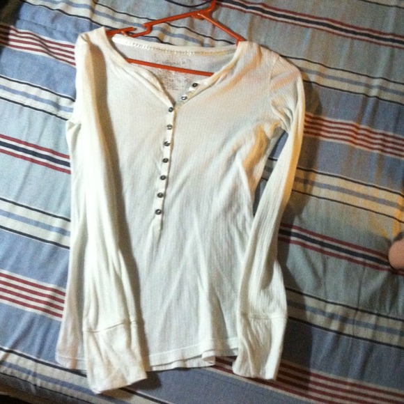 White long sleeved shirt. Aeropostale