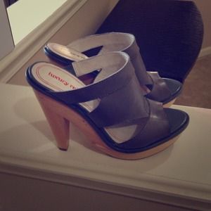 4" grey sandals - size 37  by luxury rebel.