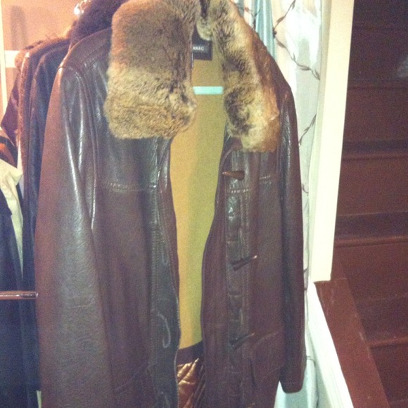Andrew Marc leather 3/4 toggle coat