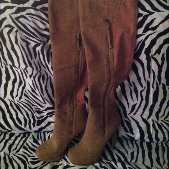 🎀REDUCED🎀   Steve Madden beige suede boots