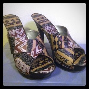 Jessica Simpson 'candies' heels