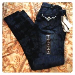 ✂✂Ymi size 9 skinny jeans!
