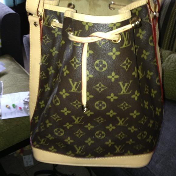 More pic of a previously listed LV Handbag.
