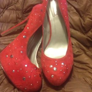 CUTE RED PUMPS LADIES ONLY $30.00