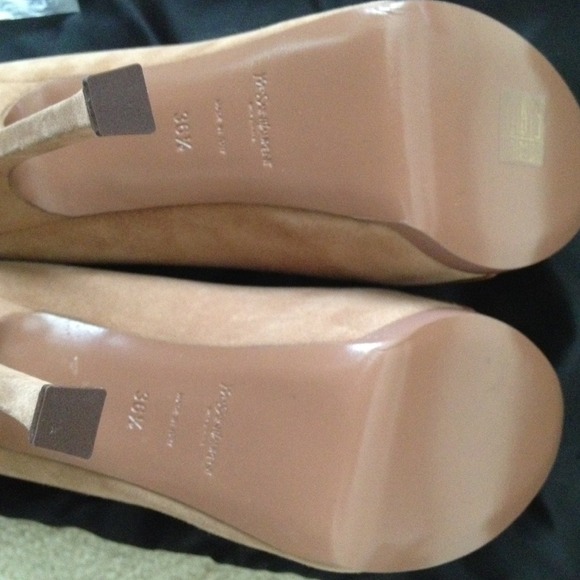 🚫sold🚫Yves Saint Laurent nude/tan Trib too - Picture 3 of 4