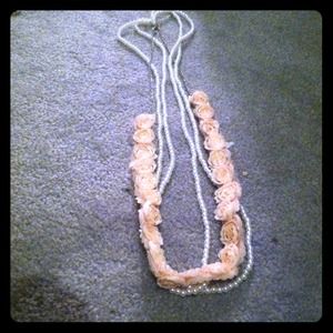 Floral & pearl necklace
