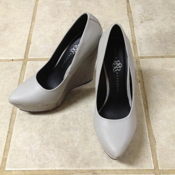 Rock & Republic Wedges Size 8