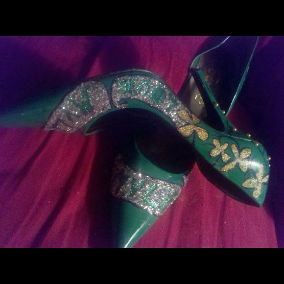 Custom designed - Picture 2 of 2